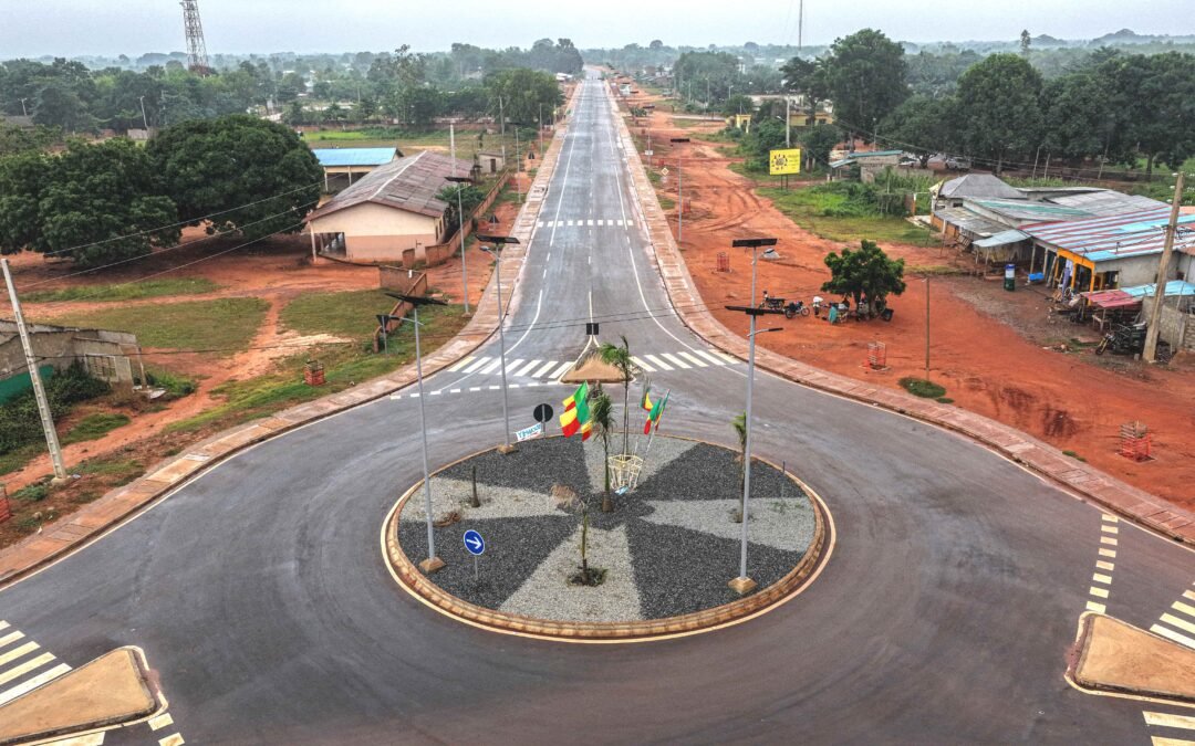 Travaux d’aménagement et de bitumage de la route OUIDAH / KPOMASSE